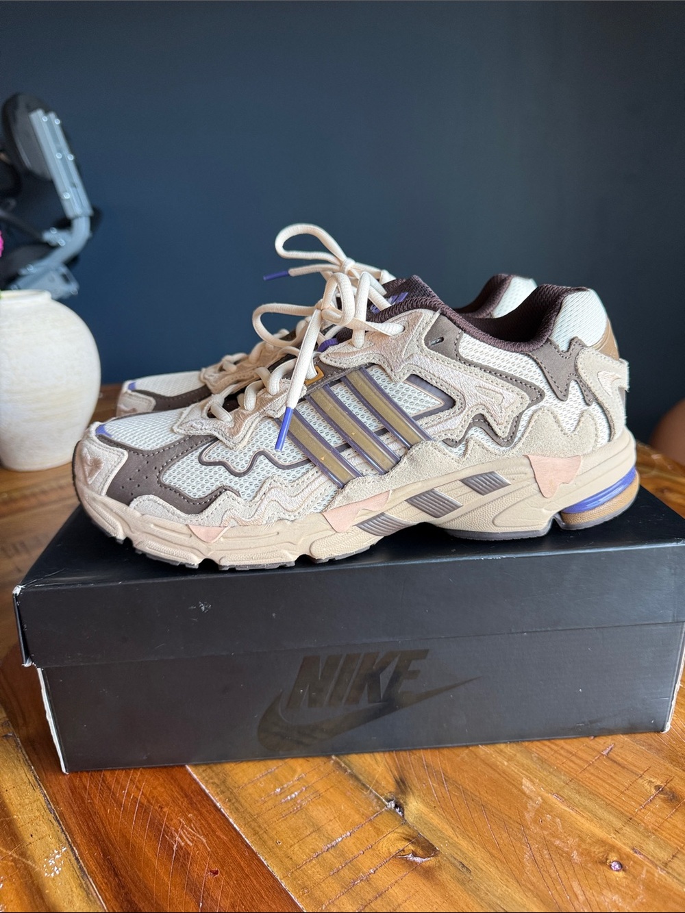 Adidas CL response Bad Bunny